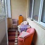 Sea Garden Apartment *